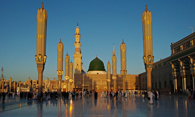 Na Kahin Se Door Hain Manzilen Naat Lyrics in Urdu