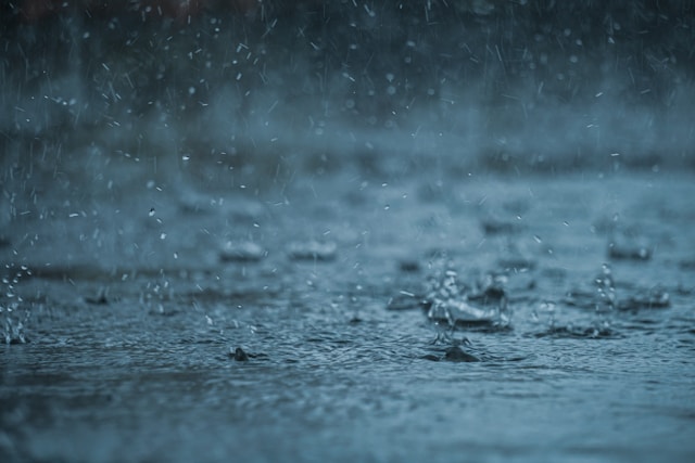 Kal Halki Halki Baarish Thi - Urdu Shayari