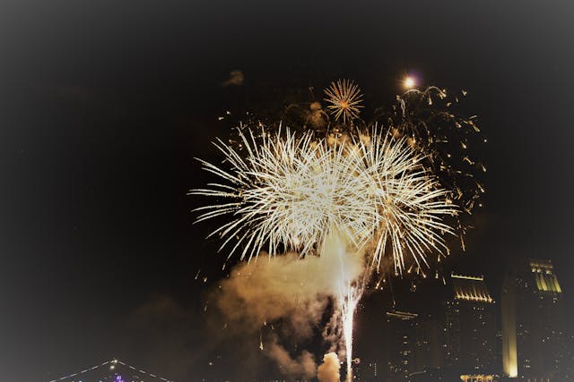 Yeh Baat Raat Ko Sone Se Pehle Sochiye Ga - New Year Poetry