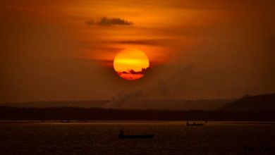 Mere Wehm-o-Gumaan Se Bhi Zyada Toot Jaata Hai
