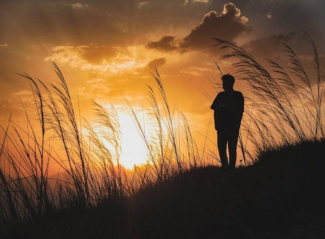 Ab Yeh Aalam Hai Ke Gham Ki Bhi Khabar Hoti Nahi - Urdu Ghazal