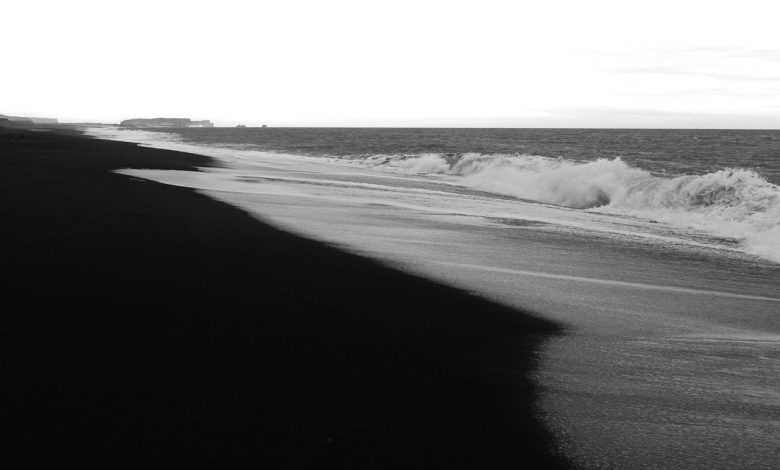 Ab Dard Ka Suraj Kabhi Dhalta Hi Nahin Hai - Ghazal